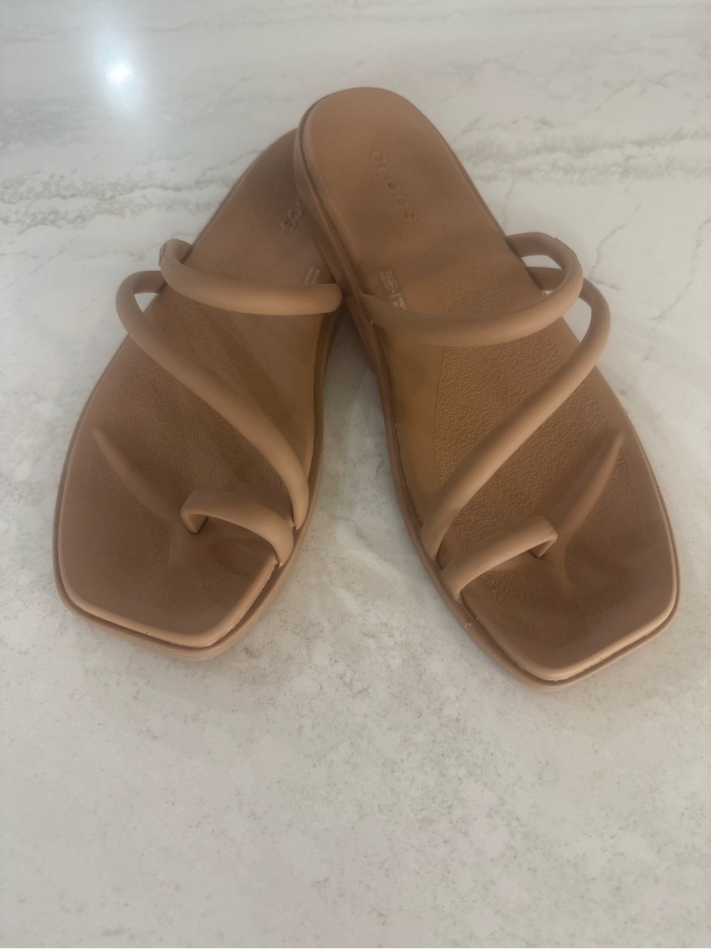 CROCS Miami Toe Loop Sandals, Size 6, Light Brown, EUC